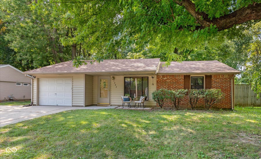 Property photo for 1262 Barefoot Trail, Greenwood, IN
