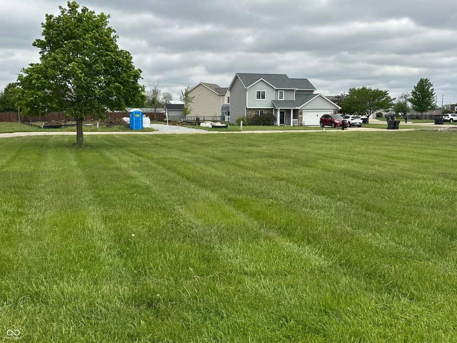 Property photo for 101 Sunburst Circle, Alexandria, IN