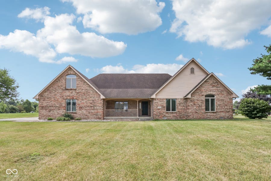 Property photo for 2002 Kerri Lynn Lane, Kokomo, IN