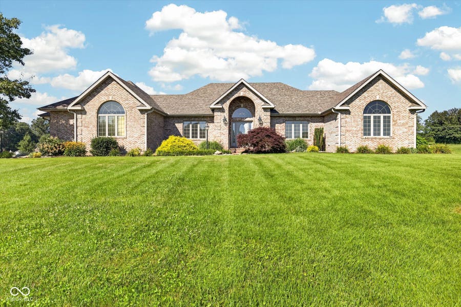 Property photo for 675 N Auburn Ridge Drive, Linton, IN