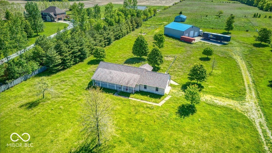 Property photo for 813 S 400 W, Bargersville, IN