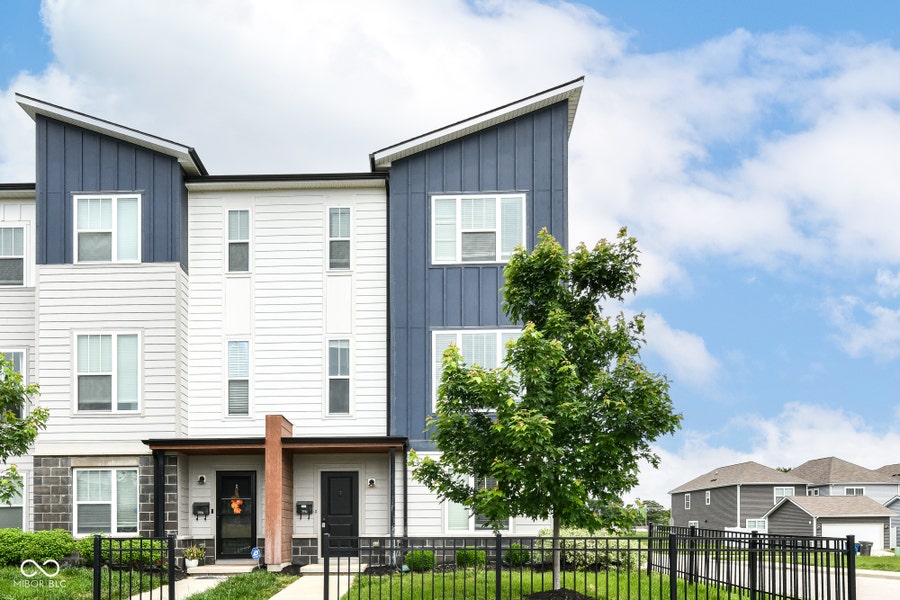 Property photo for 2934 W New York Street, Indianapolis, IN