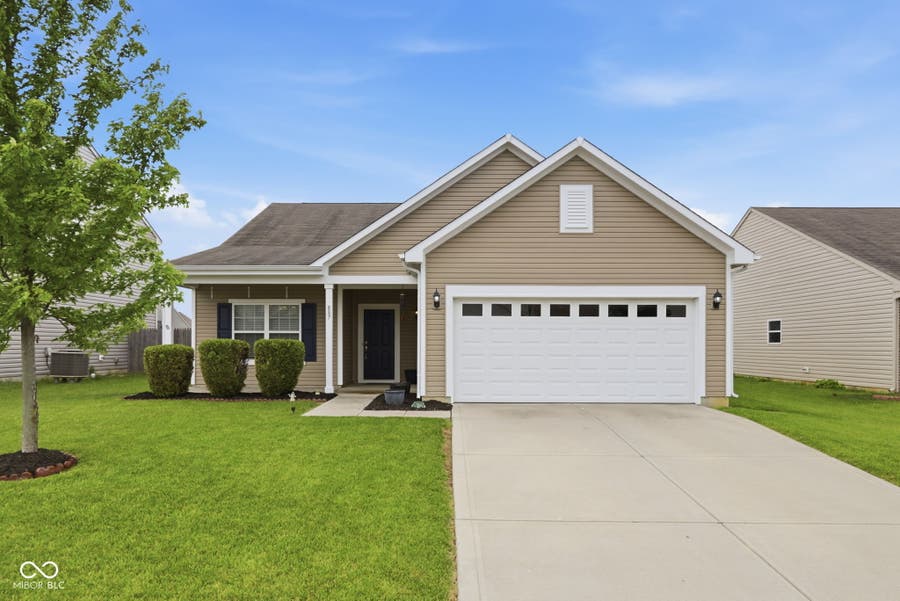 Property photo for 887 Sommersweet Run, Greenwood, IN