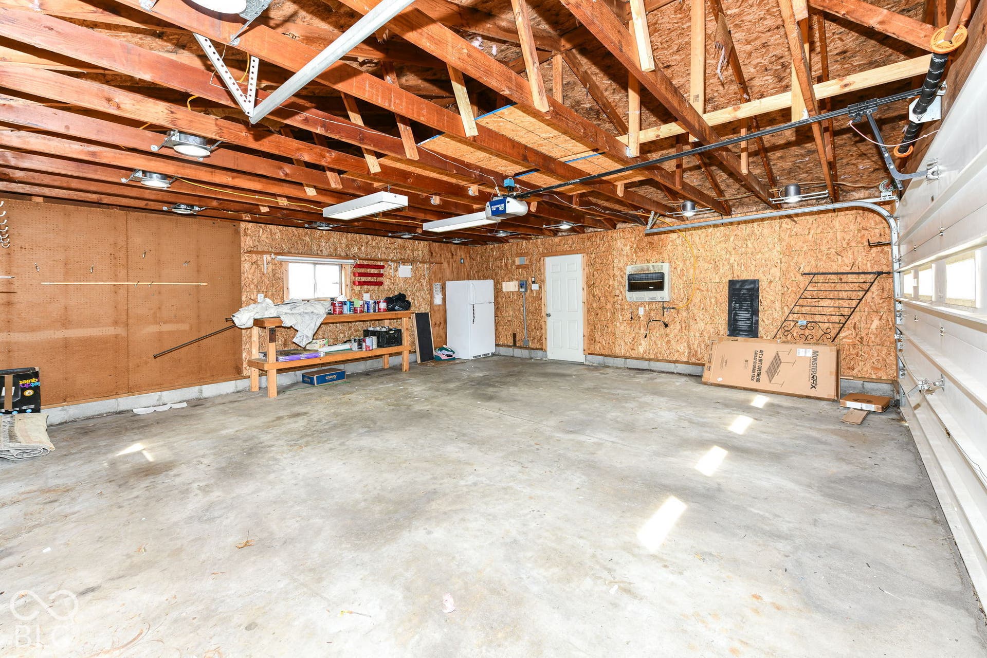 1828 N Lynhurst Drive, Indianapolis, IN 46224 1828 N Lynhurst Drive, Indianapolis, IN 46224