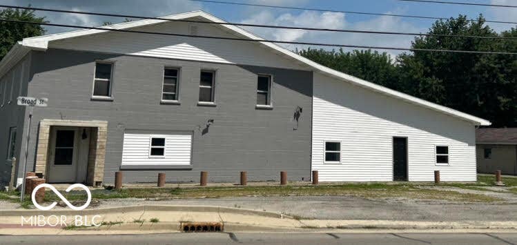Property photo for 2702 Broad Street, New Castle, IN