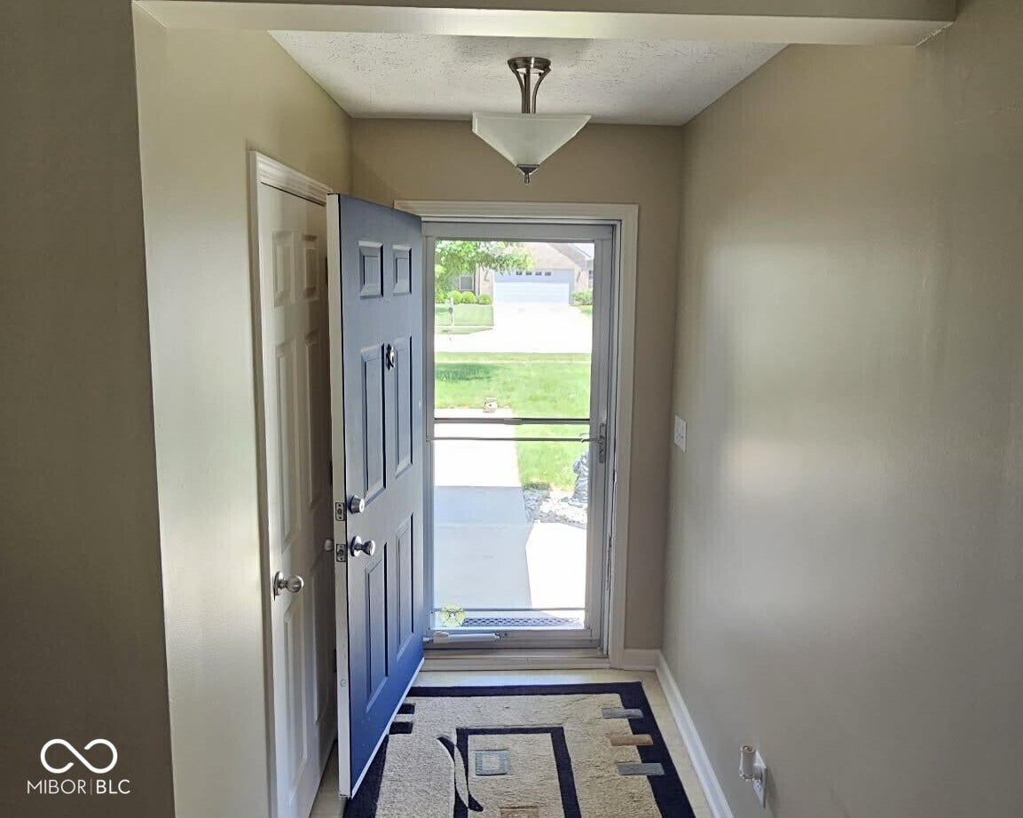 6192 N Woodhaven Drive, McCordsville, IN 46055