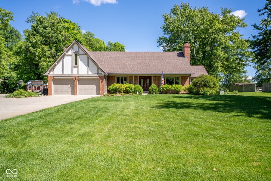 Property photo for 9888 Chestnut Lane, Indianapolis, IN