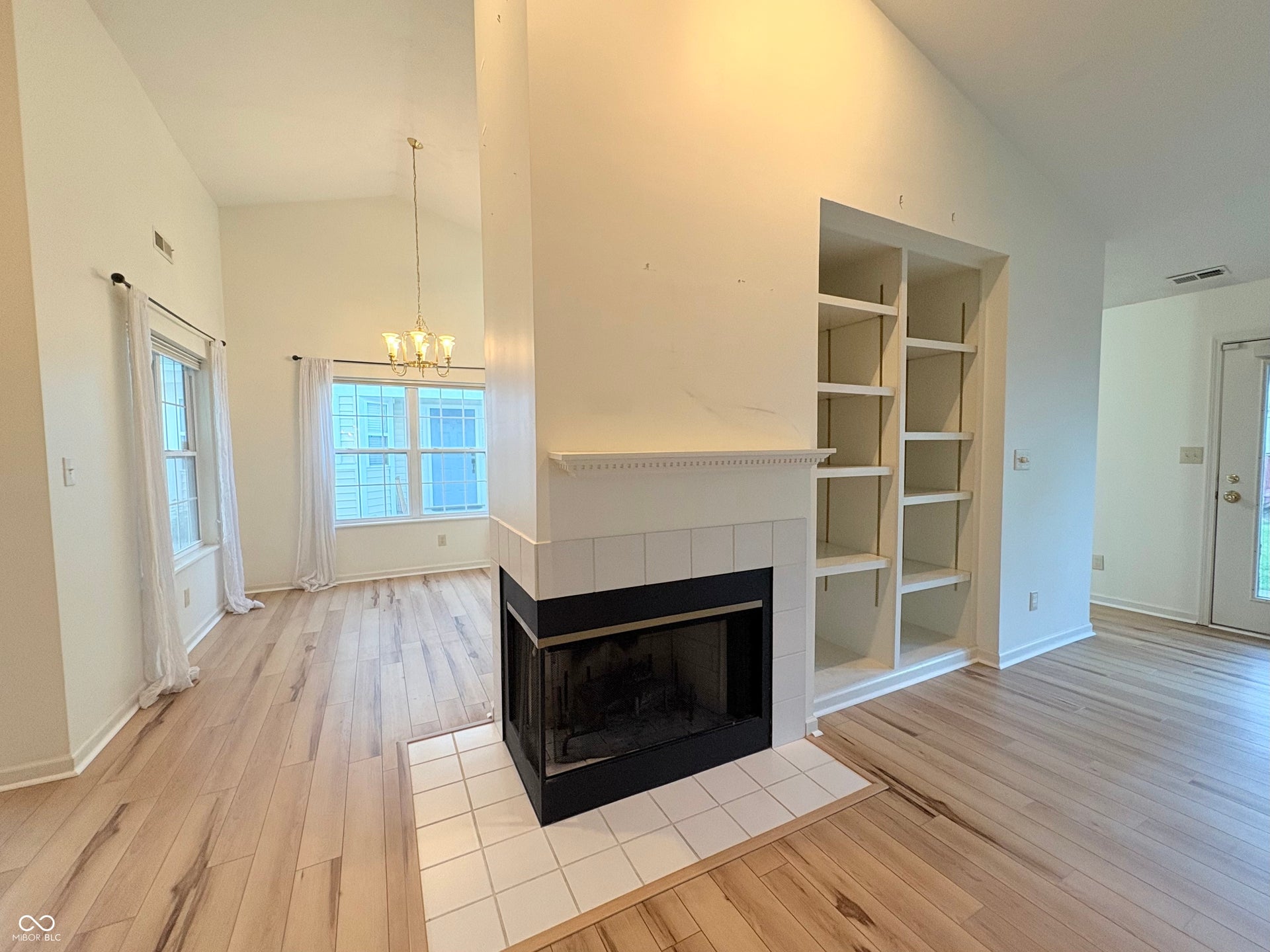 7335 Brackenwood Circle S, Indianapolis, IN 46260 7335 Brackenwood Circle S, Indianapolis, IN 46260