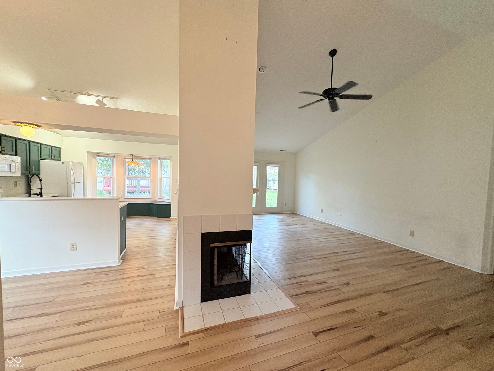 7335 Brackenwood Circle S, Indianapolis, IN 46260 7335 Brackenwood Circle S, Indianapolis, IN 46260