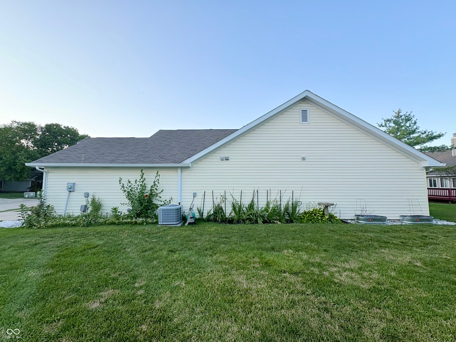 7335 Brackenwood Circle S, Indianapolis, IN 46260 7335 Brackenwood Circle S, Indianapolis, IN 46260