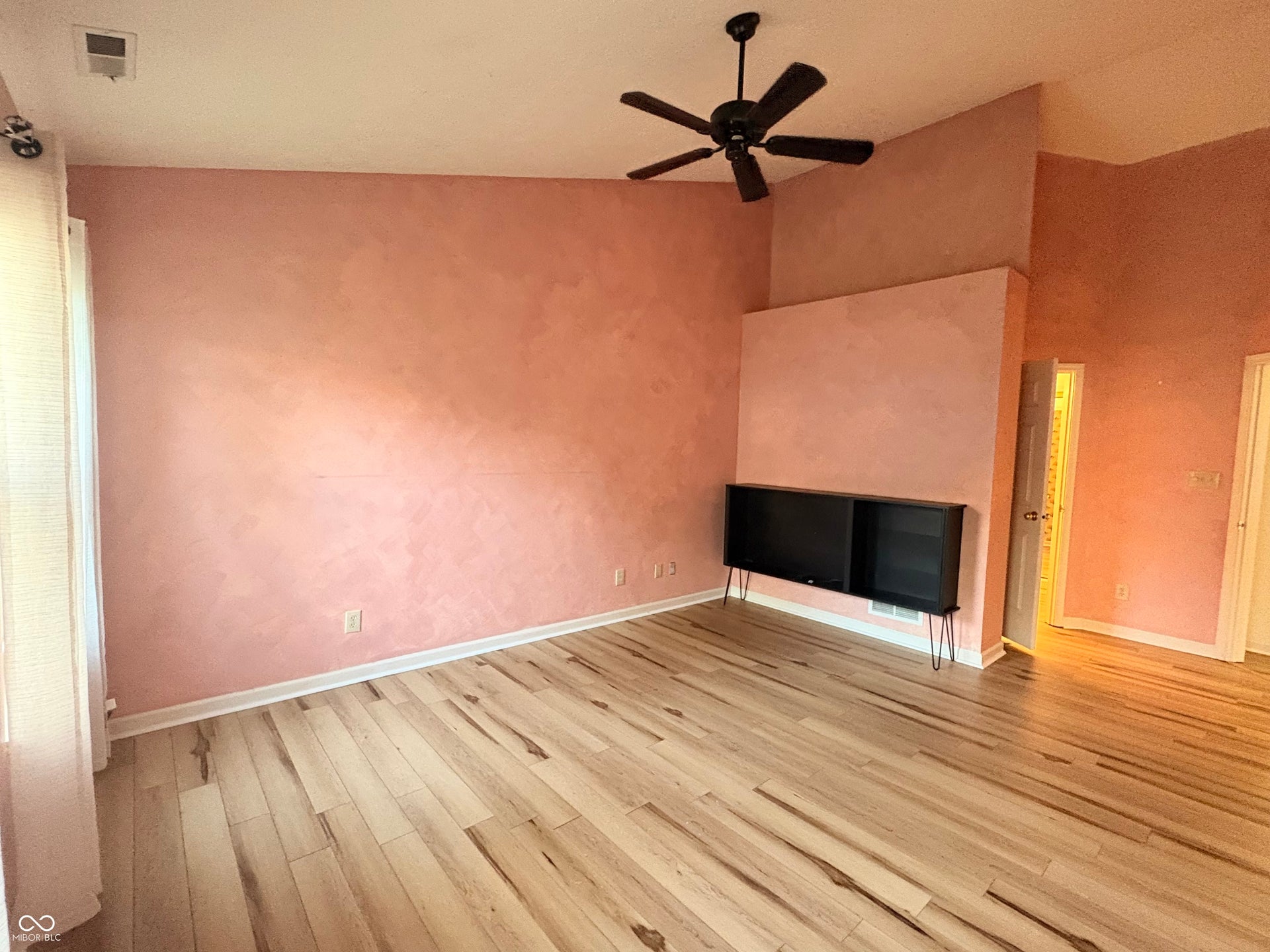 7335 Brackenwood Circle S, Indianapolis, IN 46260 7335 Brackenwood Circle S, Indianapolis, IN 46260