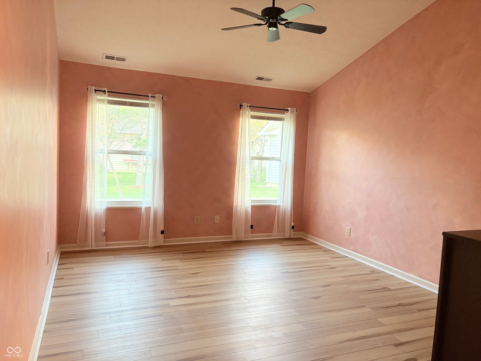 7335 Brackenwood Circle S, Indianapolis, IN 46260 7335 Brackenwood Circle S, Indianapolis, IN 46260