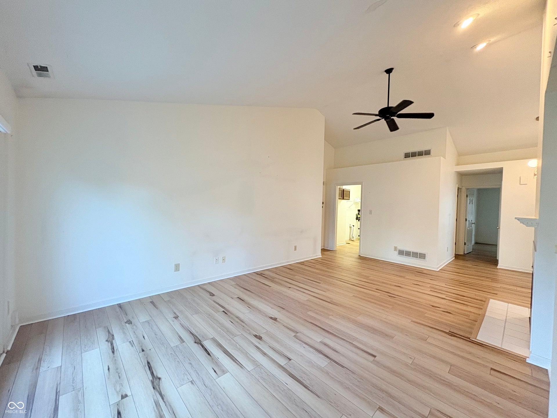 7335 Brackenwood Circle S, Indianapolis, IN 46260 7335 Brackenwood Circle S, Indianapolis, IN 46260