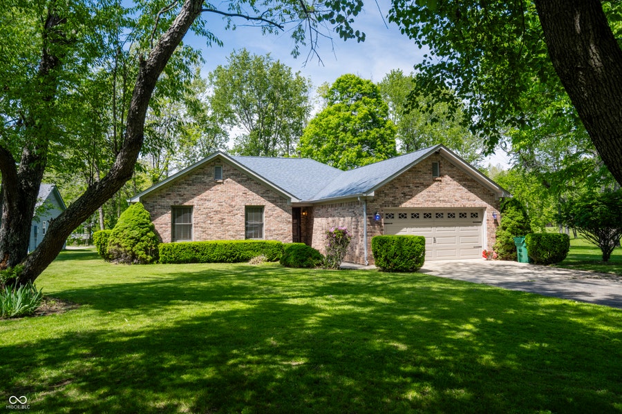 Property photo for 93 Gettysburg Drive, Coatesville, IN