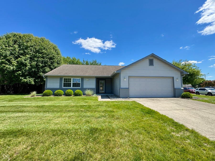 Property photo for 597 Hunting Creek Drive, Greenwood, IN