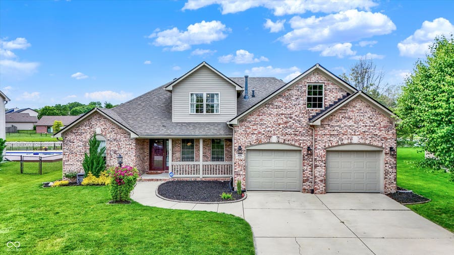 Property photo for 8232 Meadow Bend Drive, Indianapolis, IN