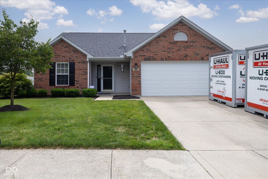 Property photo for 913 Halyard Drive, Avon, IN