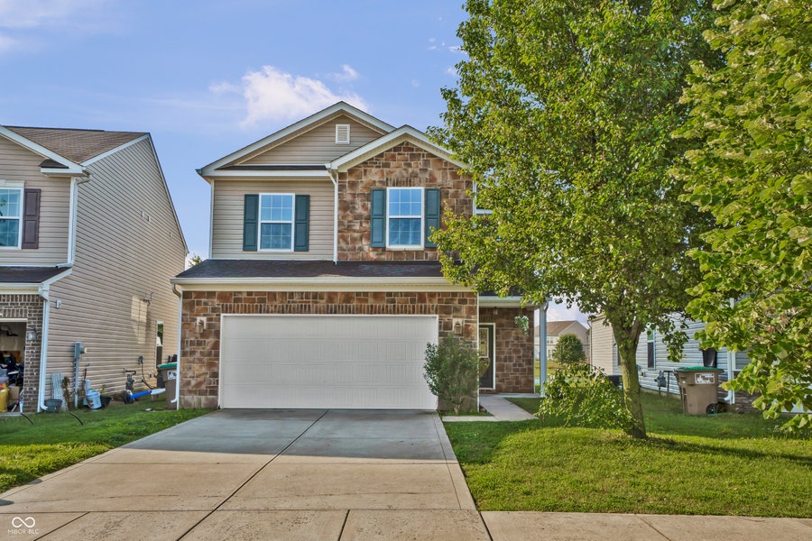Property photo for 2273 Shadow Bend Drive, Columbus, IN