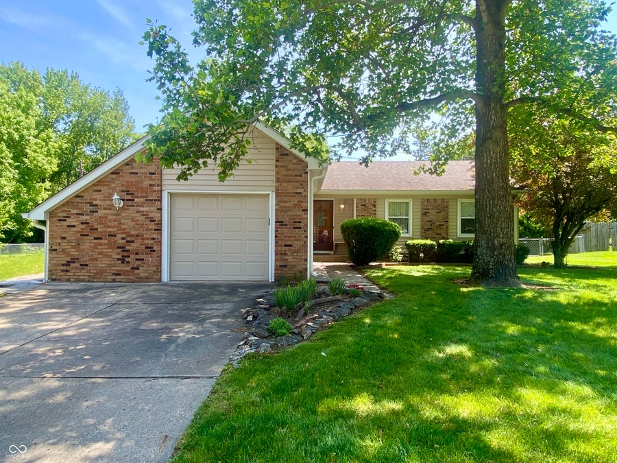 Property photo for 7749 Venetian Way, Indianapolis, IN