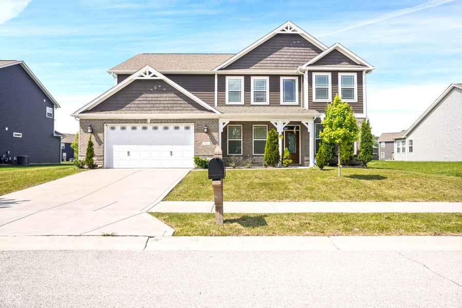 Property photo for 1951 Cobbett Drive, Avon, IN