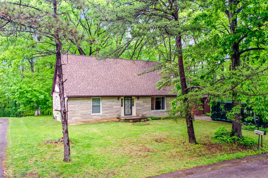 Property photo for 1609 E Woodland Drive, Bloomington, IN