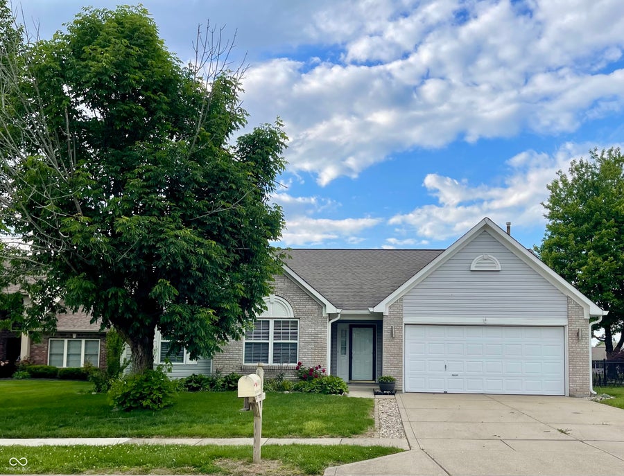 Property photo for 1058 Sugar Maple Drive, Greenwood, IN
