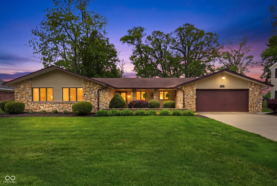 Property photo for 2215 W Woodmont Drive, Muncie, IN