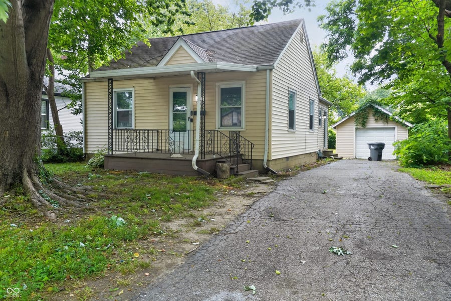 Property photo for 933 N Routiers Avenue, Indianapolis, IN