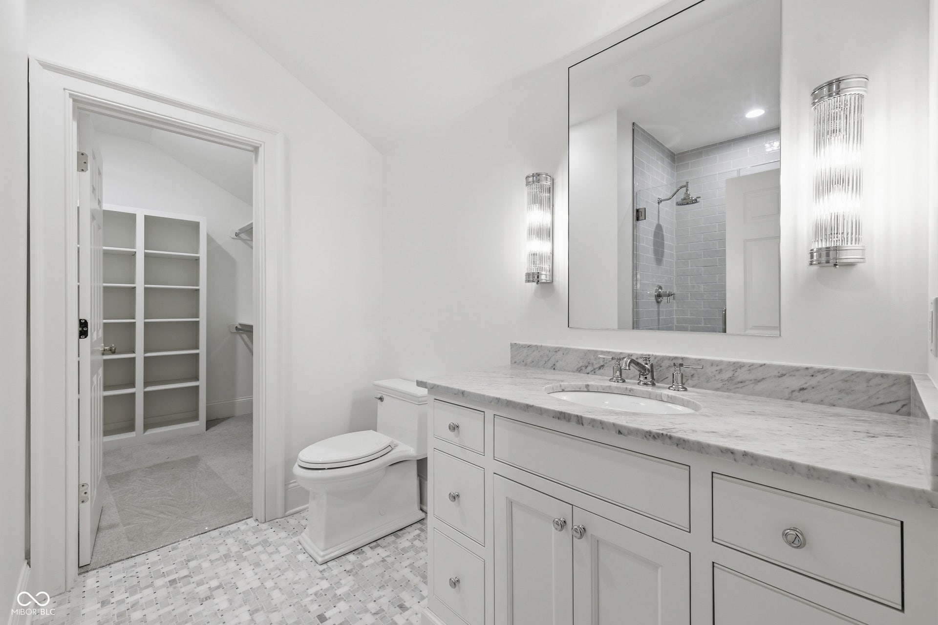 10400 Holliday Farms Boulevard, Zionsville, IN 46077