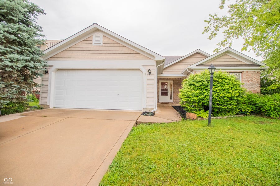 Property photo for 1527 Egret Lane, Greenwood, IN