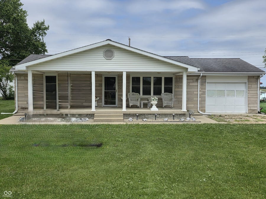 Property photo for 604 E Gatewood Drive, Westport, IN