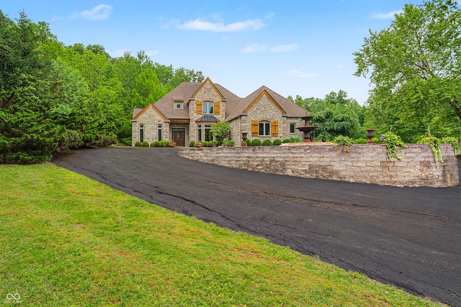 Property photo for 12980 W Mount Healthy Road, Columbus, IN
