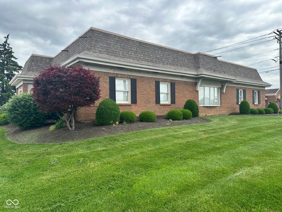 Property photo for 2152 E County Line Road, Indianapolis, IN