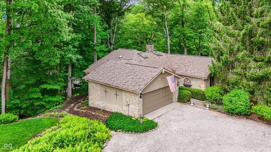 Property photo for 7592 S Poplar Point Drive, Trafalgar, IN