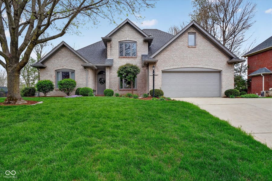 Property photo for 6633 Royal Oakland Place, Indianapolis, IN