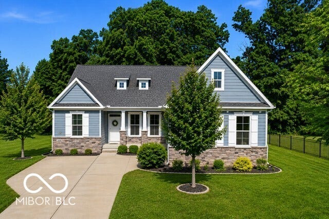 Property photo for 1736 Chateaux Trace, Greenwood, IN