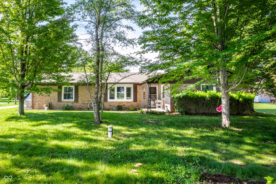 Property photo for 129 W Hickory Drive, Greenfield, IN