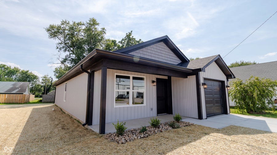 Property photo for 1024 Avenue B Street, Greencastle, IN
