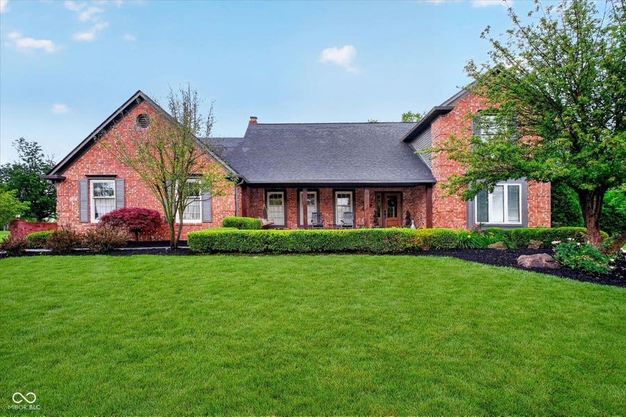 Property photo for 2380 Woodsway Drive, Greenwood, IN