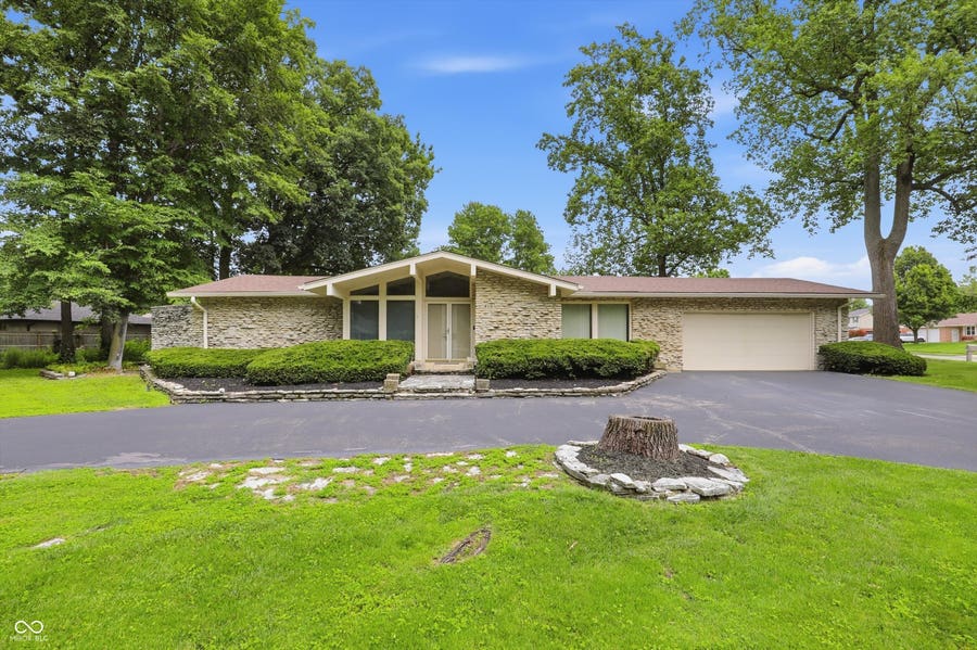 Property photo for 410 Beechview Lane, Indianapolis, IN