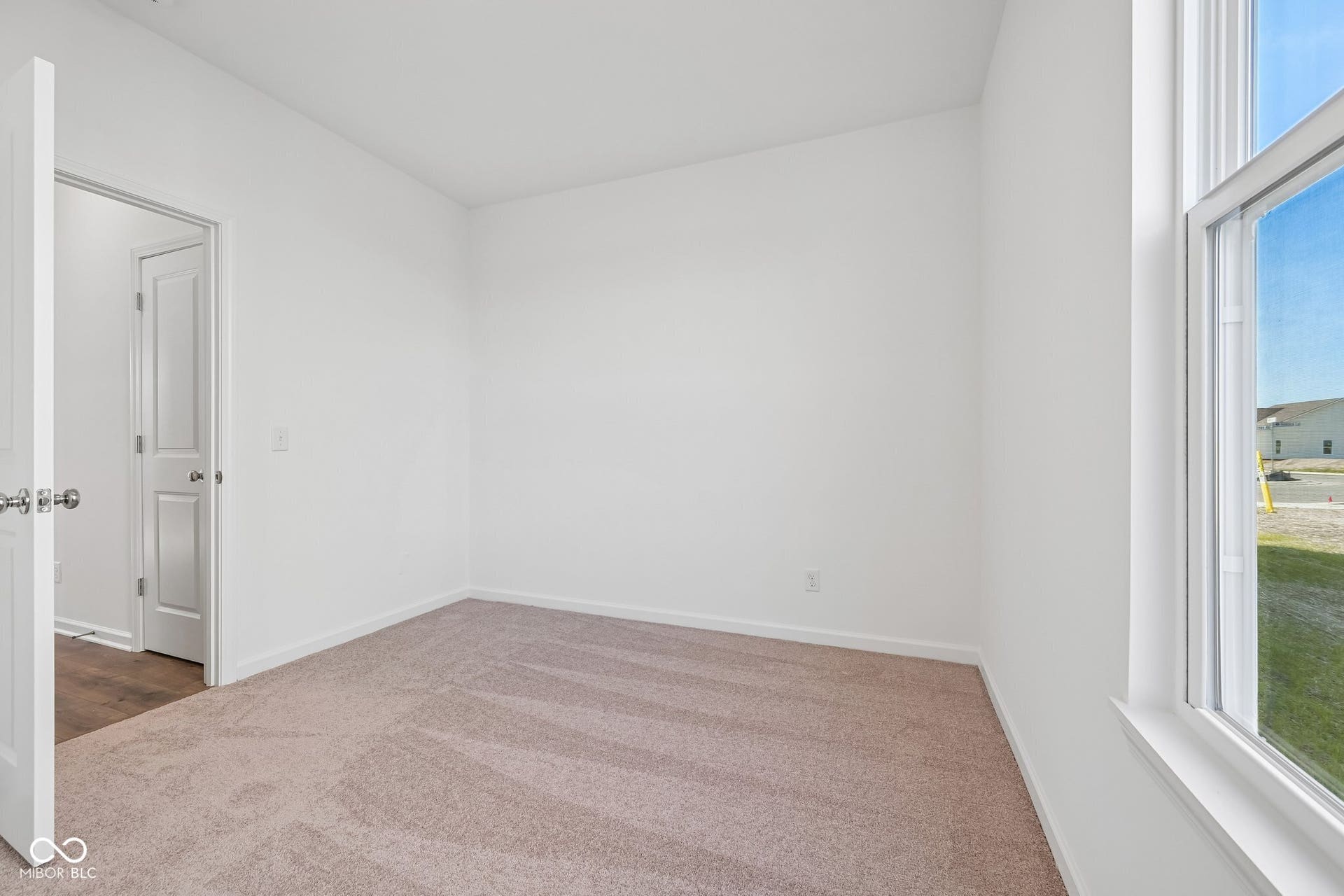 Neutral tone wall finishes