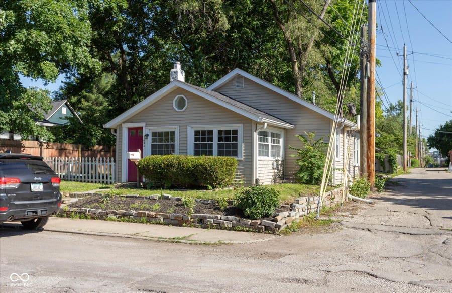 Property photo for 632 E 61st Street, Indianapolis, IN
