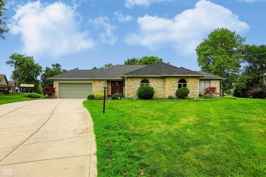 Property photo for 2088 Golfview Court, Greenwood, IN