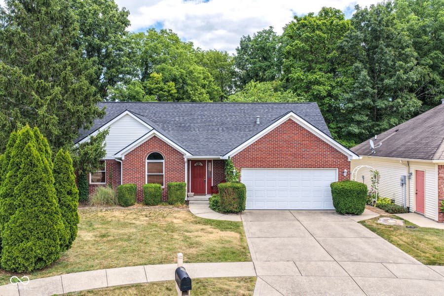 Property photo for 4257 W Summerhaven Drive, New Palestine, IN