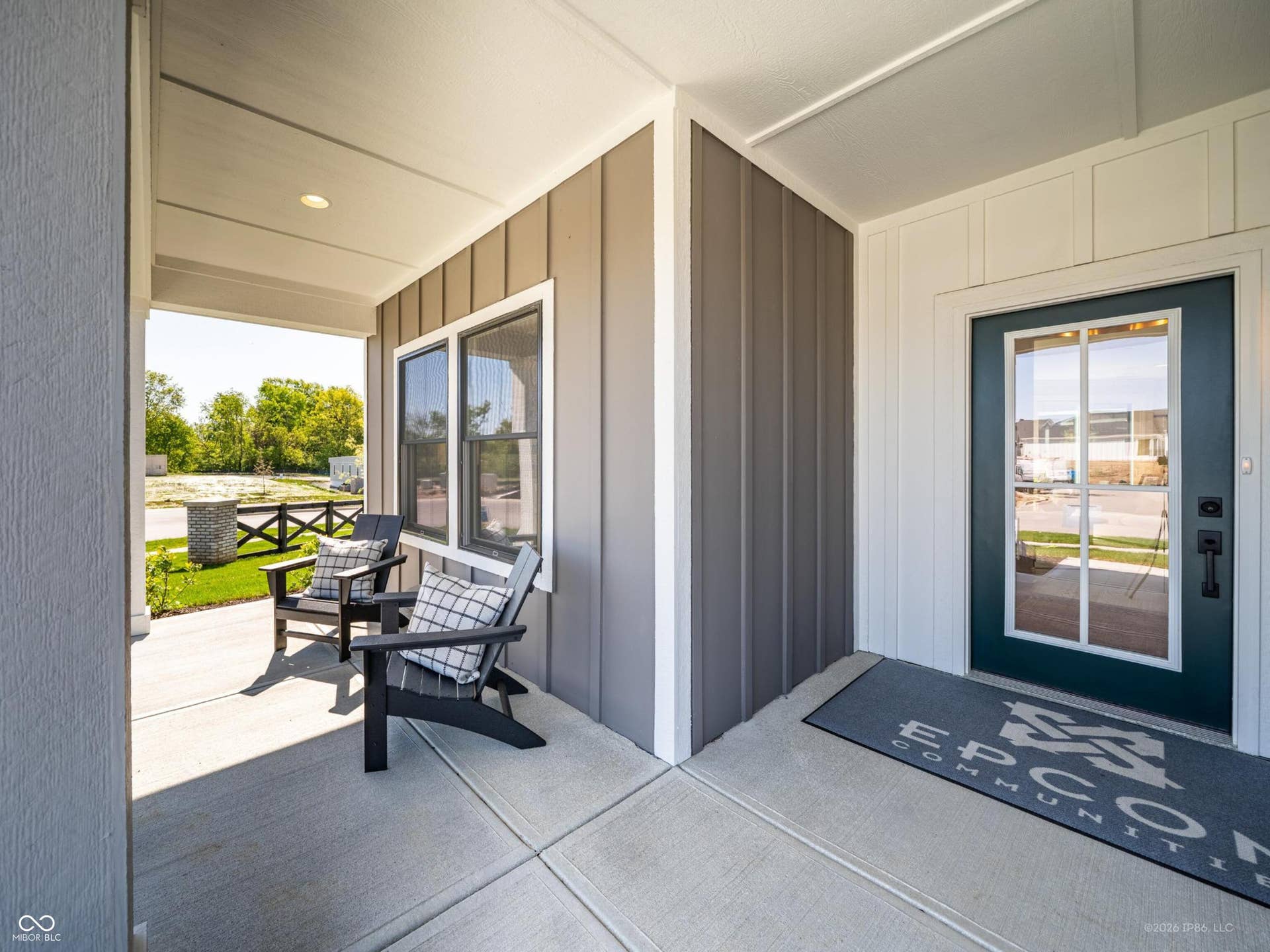Photos shown are of a similar model. Actual home may differ in features/finishes.