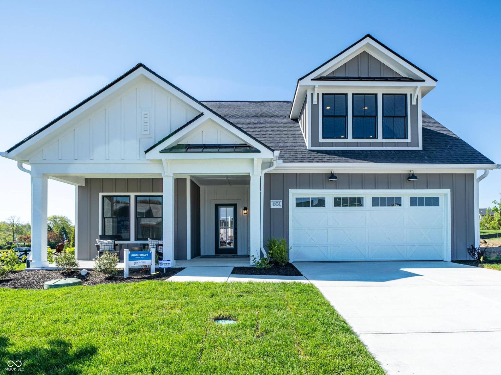 Photos shown are of a similar model. Actual home may differ in features/finishes.