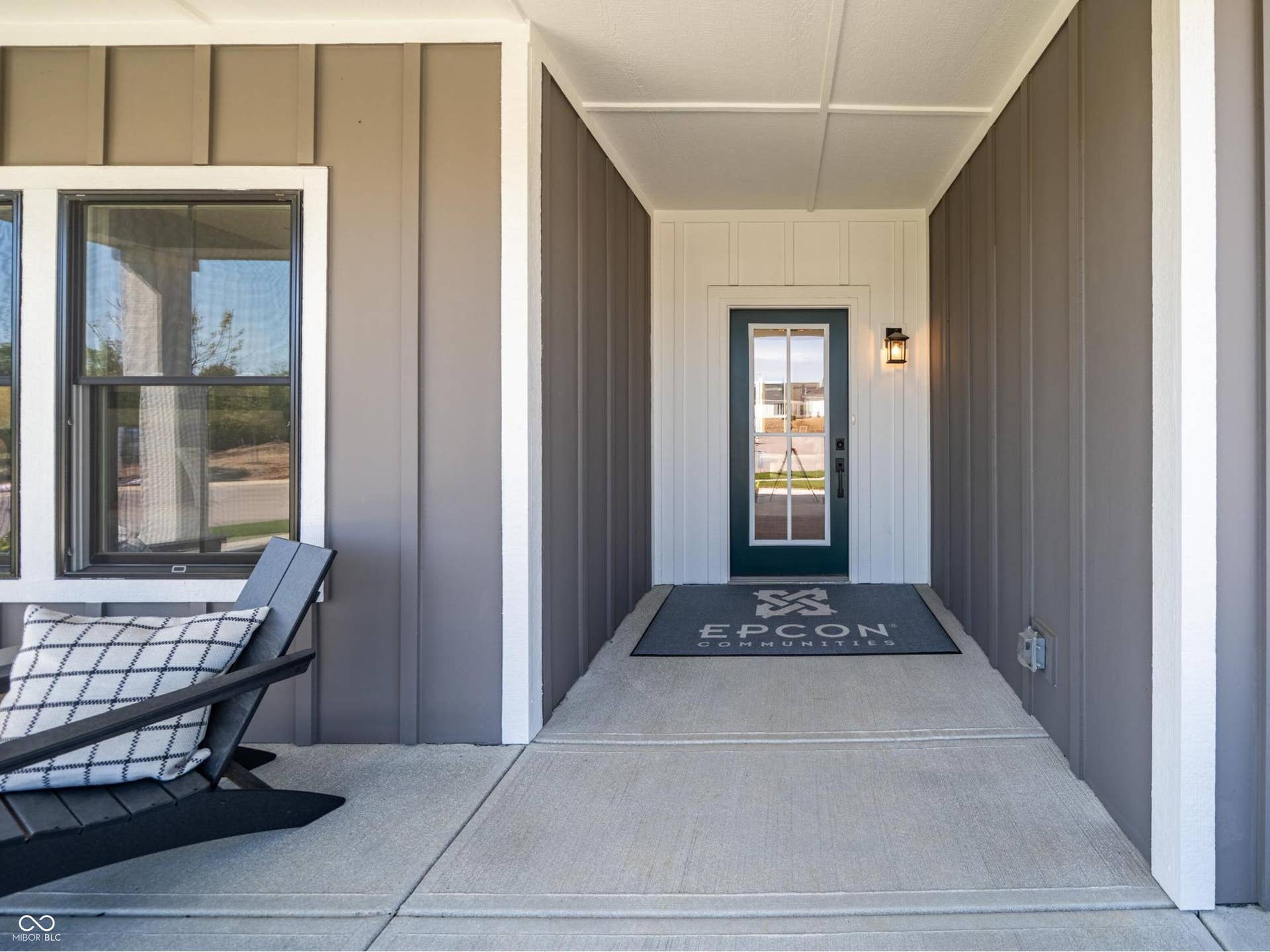 Photos shown are of a similar model. Actual home may differ in features/finishes.