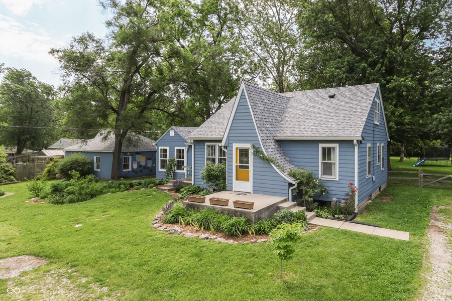 Property photo for 825 E Southport Road, Indianapolis, IN