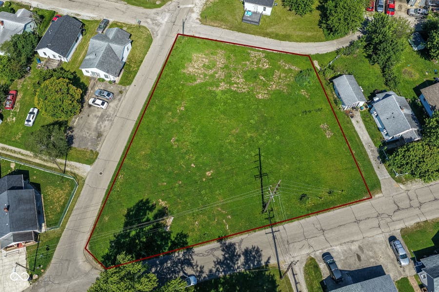 Property photo for 102 Oak Street, Columbus, IN