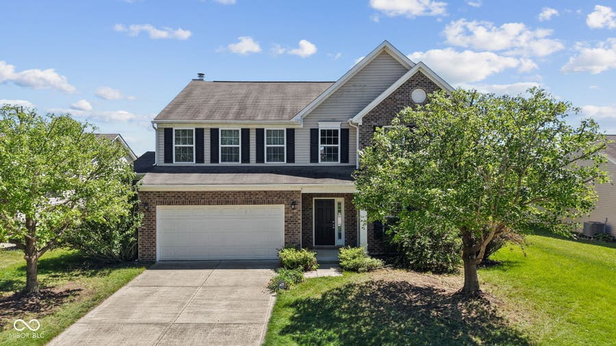 Property photo for 5973 Oakhaven Drive, Greenwood, IN